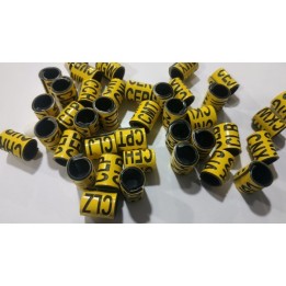 Bague couleur jaune gravées en noir de diamètre 10 mm déstockée pour oiseaux