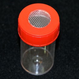 Boite bocal de récolte grillagée pour insectes. Leur permet de survivre grâce à l'air qui passe.